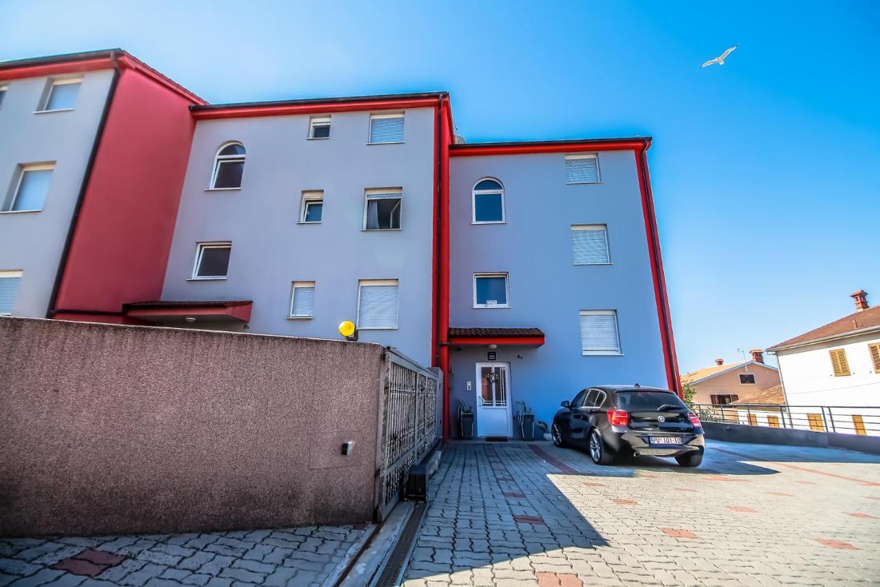 Apartments Saric Pola Esterno foto
